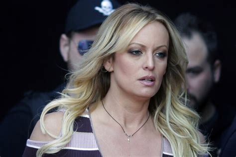 Chi è Stormy Daniels, la donna che ha fatto condannare